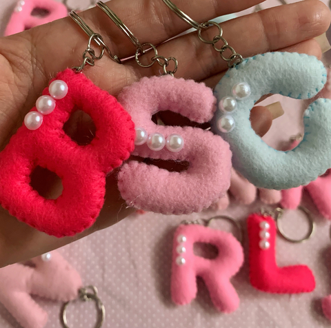 Lembrancinha Chaveiro Letras (10 unidades)