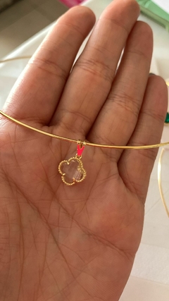 Colar trevo (choker) na internet