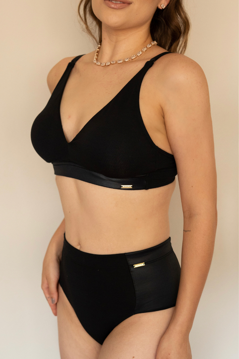 Calcinha Laterais Redutoras Acetinada - comprar online