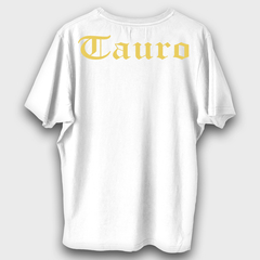 REMERAS UNISEX LOS CABALLEROS DEL ZODIACO TAURO - Risas y Estilo