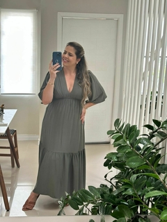 Vestido Midi Jade - Básico e Clássico - Moda Atemporal