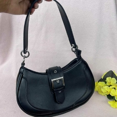 Bolsa Meia Lua Lara na internet