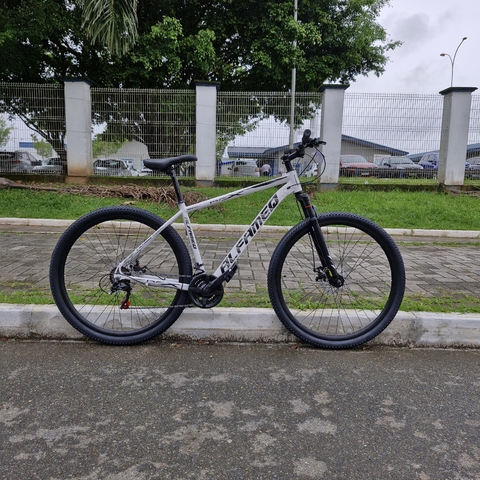 Bicicleta Alumínio Aro 29 Alfameq AFX, 21 velocidades Index, Garfo de Suspensão, Freio Mecânico, Quadro 19 - Branco com Preto