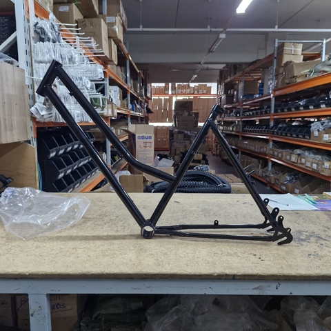 QUADRO 26 ACO WRP SUPER VENEZA (TS 200) FEMIN. [TRAS. F/D] - PRETO