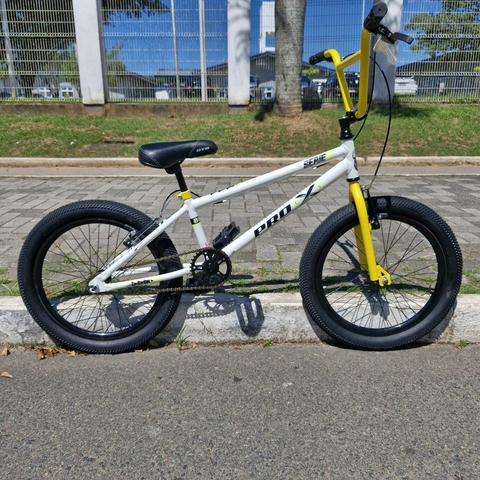 Bicicleta BMX Pro X Série 1, Pneu 20x2.20, Selim BMX - Branco com Amarelo - comprar online