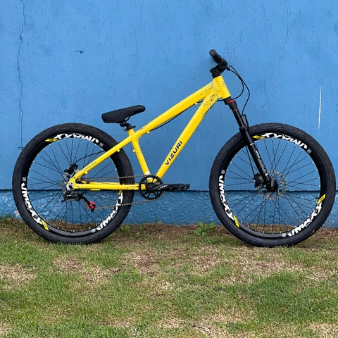 Bicicleta Alumínio Aro 26 Vizuri Macaw, Relação Single, Freio Hidraulico, Quadro 13,5" - Amarelo com Azul - comprar online