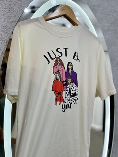 T-shirt over Apenas seja você na internet