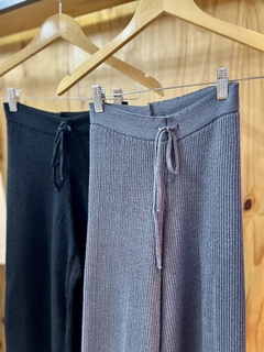 Pantalona em tricô Gisa - comprar online