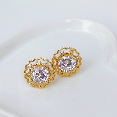 Brinco flor com zircônia