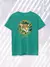T-shirt estonada verde com estampa ilustrada de onça e o texto Amigos da Onça Social Club e Bichos do Brasil