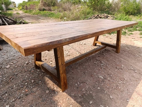 Mesa de Pinotea Rustica