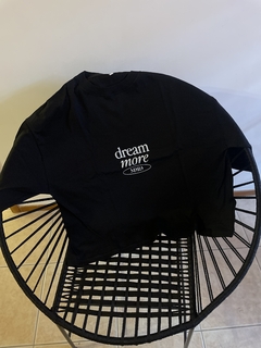Remera Boxy Estampada MARA DREAM Negro