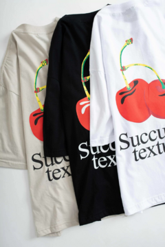 Remera Boxy Estampada Succulent Negro en internet