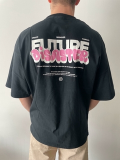 Remera Boxy Future Disaster Negro