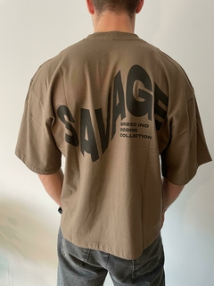 Remera Savage Boxy Nuez