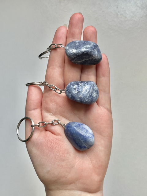 Chaveiro de Quartzo Azul Rolado - Comunicação e Calma