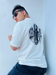 Camiseta Básica Moletinho - TGN SKATE - TGN STYLE BRASIL LTDA