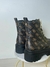 Botas Guess Combat boot café oscuro detalles de iniciales café claro en internet
