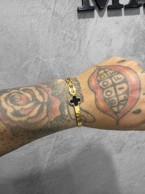 Bracelete trevo - aço inoxidável