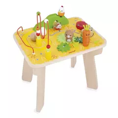 Mesa de madera para actividades en La Granja