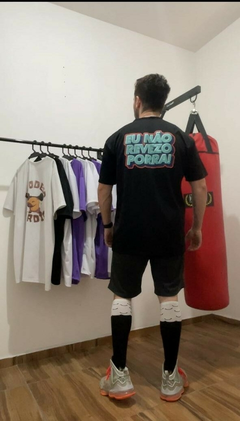 Camiseta Gym Rat Preta Eu Não Revezo - comprar online