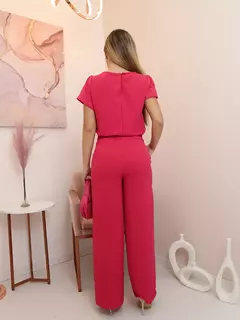 Imagem do Arrase no Estilo com o Conjunto Elegante de Calça e Blusa de Manga Curta