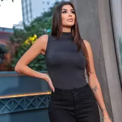 Blusinha Regata Gola Alta Garrafinha Suplex