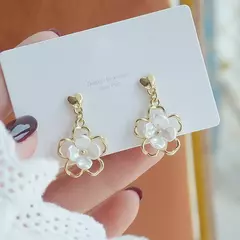 Brinco de Luxo Banhado 14K Folhas de Ouro Real Brinco, Delicado Micro Incrustado - loja online