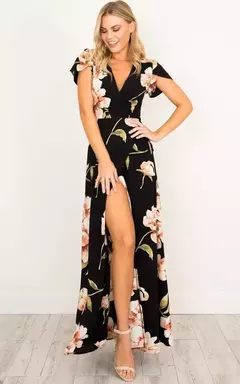 Vestido com decote em v na internet