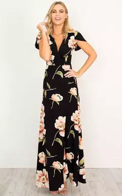 Vestido com decote em v na internet