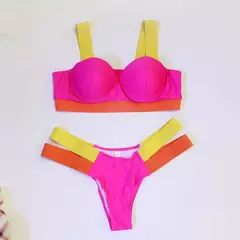 BLESSKISS biquíni e maio sexy na internet