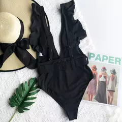 Maiô sexy com cinto cor solida