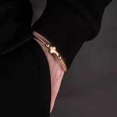 Conjunto de pulseiras cruzadas em aço inoxidável na internet