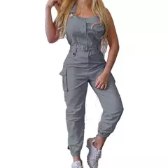 Macacão feminino com bolsos e cinto, modelagem casual e confortável. na internet
