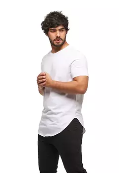 CAMISETA LONGLINE MASCULINO OVERSIZE CAMISA MANGÁ CURTA na internet
