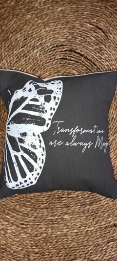 ALMOHADA MEDIA MARIPOSA 40*40