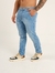 Calça Jeans Slim Stonada Clara com Bolso Embutido na internet