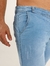 Calça Jeans Slim Stonada Clara com Bolso Embutido - loja online