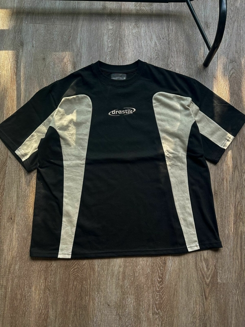 Regular tee con recortes - comprar online