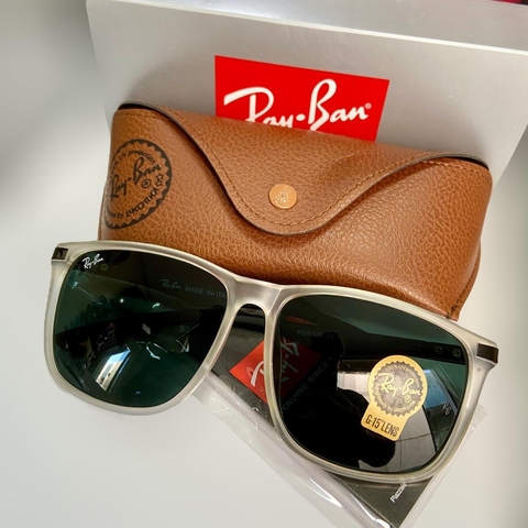 ÓCULOS RAYBAN QUADRICULADA