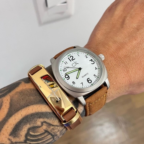 CALVIN KLEIN COURO VARIADOS