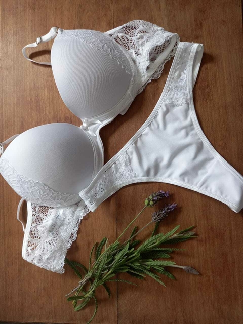 Conjunto Tiento Microfibra y puntilla tasa soft Cola Less