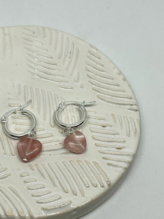 Par de aros corazón CUARZO CHERRY