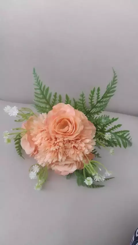 Buquê cravos e rosa salmão