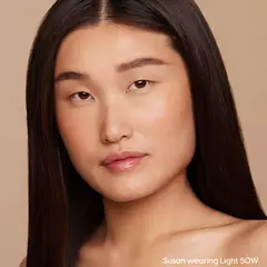 PRETTY FRESH HYALURONIC FUNDATION