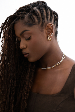brinco earhook organica dourado - Babi joias e semijoias
