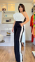CALÇA RETA COM DETALHE LATERAL