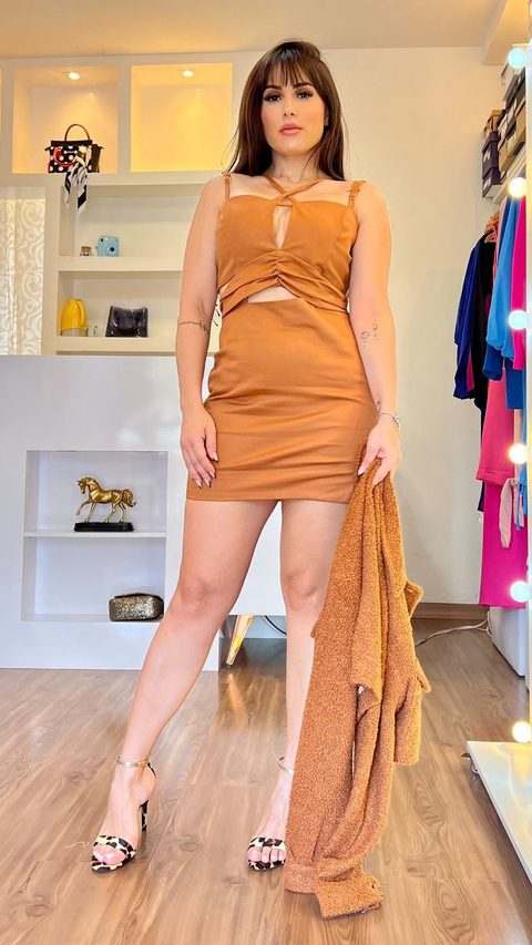 VESTIDO DECOTE E PREGAS