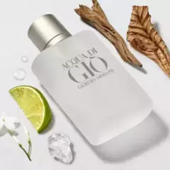 Conjunto Acqua di Giò Giorgio Armani Masculino - Eau de Toilette 100ml + Desodorante 75g + Gel de Banho 75ml - comprar online