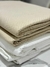 Cubrecama Premium 4 estaciones Liso Full / Queen Size Beige